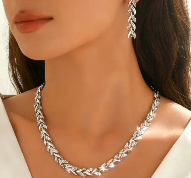 Elegant Crystal Leaf Necklace & Bracelet Set - 18K Gold & Silver Plated Luxury Jewellery