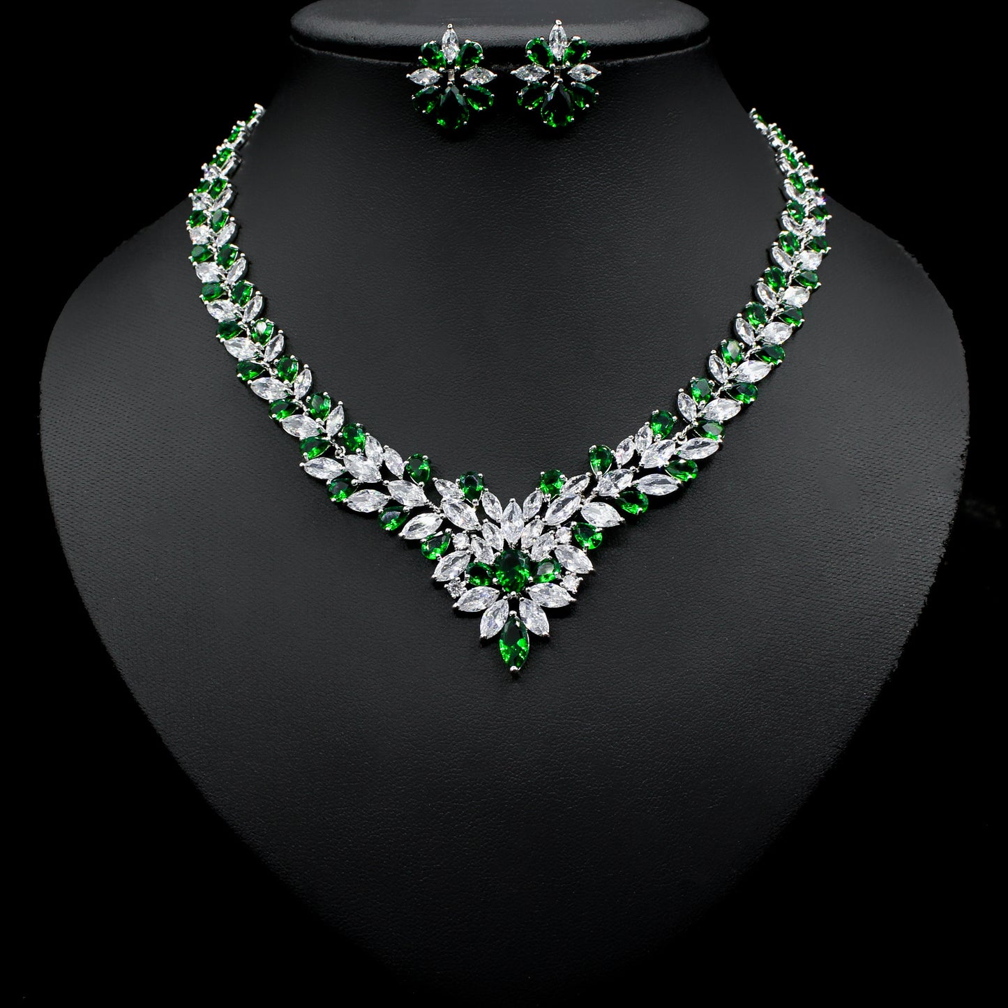 Luxury Crystal Jewelry Set - Necklace & Earrings